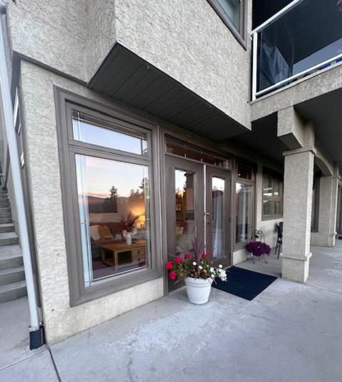 Quail Ridge Hotel Kelowna Exterior photo