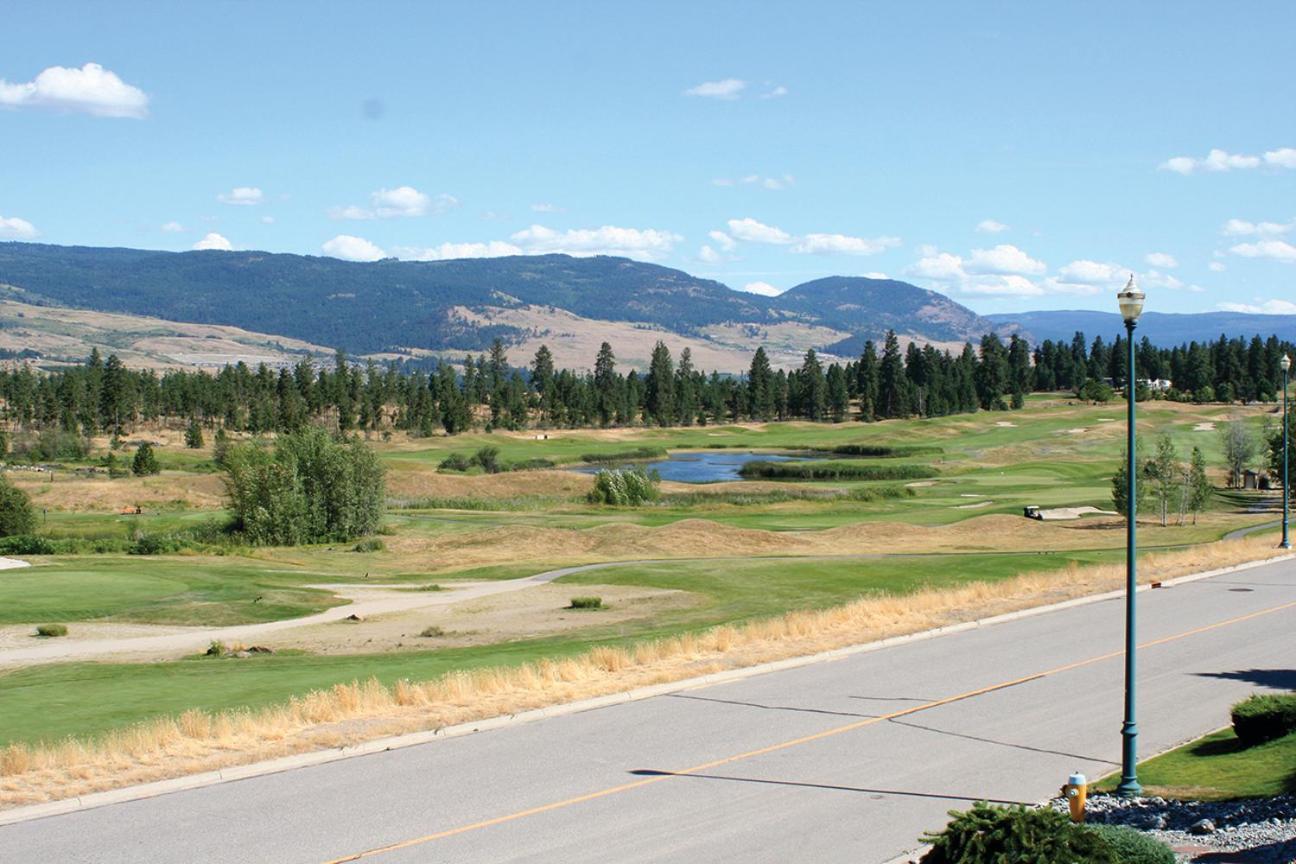 Quail Ridge Hotel Kelowna Exterior photo